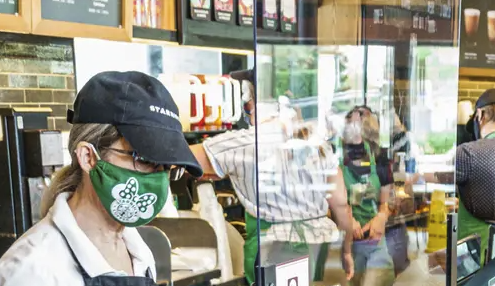 Starbucks Record Revenues Thanks To Customization, Cold Drinks and Food